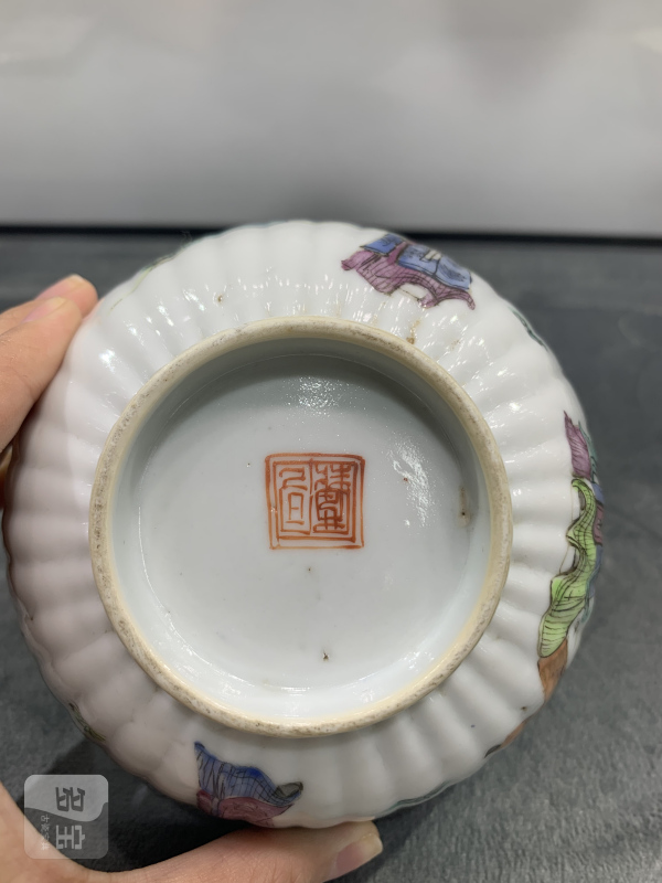 清同治粉彩福禄寿三星模印花口碗 - 图9